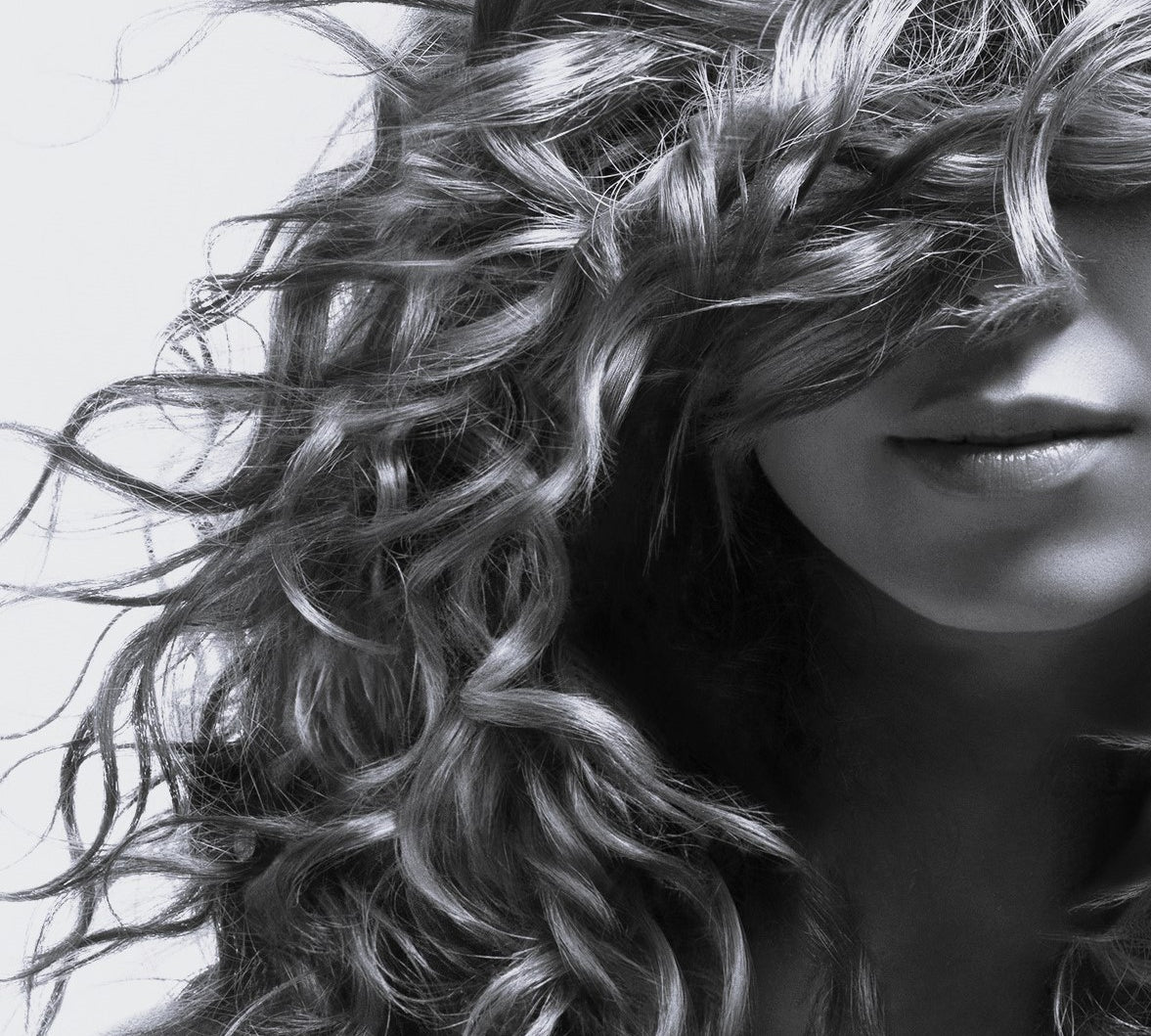 7-Reveiller_et_definir_les_cheveux_boucles_2.jpg